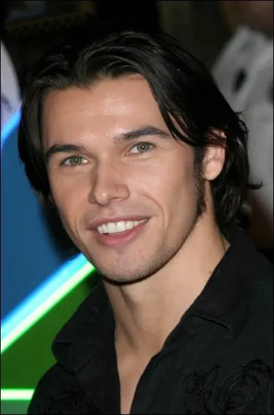 Comment s'appelle l'acteur qui ressemble à Will Irons ?