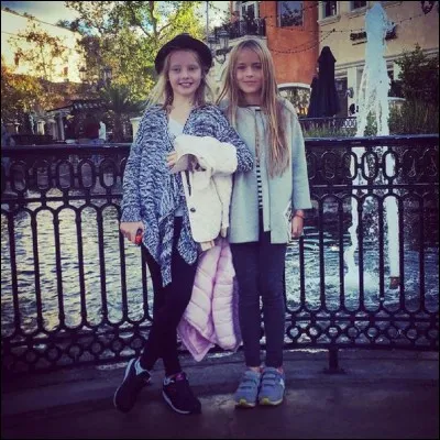 A-t-elle une sur ou un frère ?