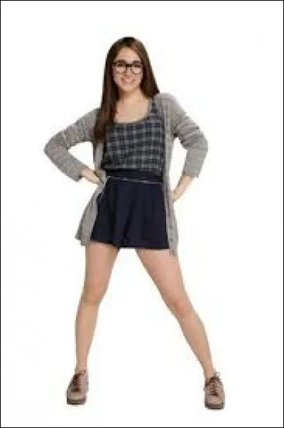 Dans la saison 2, Nina apprend à faire du patin. Mais de quelle couleur ses patins sont-ils ?