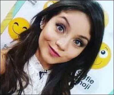 Quelle est la langue originale de Karol (Luna) ?