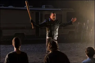 Qui a frappé Negan après la mort de Spoiler ?
