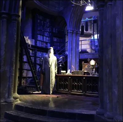 Quel est le premier mot de passe qui permet d'accéder au bureau de Dumbledore ?
