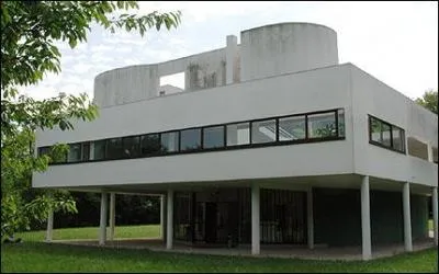 Qui a construit la Villa Savoye ?