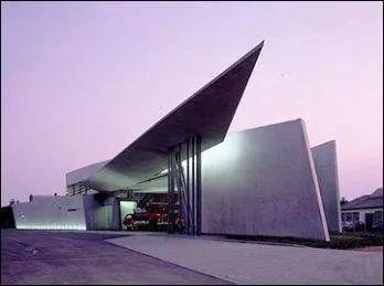 Qui a construite la caserne des pompier du muse de Vitra ?