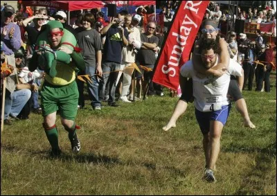 Après la course en sac, la course avec une femme sur le dos ! Ce peut être n'importe quelle femme à deux conditions près, elle doit avoir plus de 17 ans et ...
