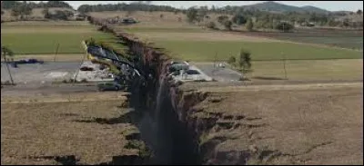 C'est le 18 avril 1906, qu'un gigantesque tremblement de terre détruisait San Francisco. Quel est le pourcentage de destruction de la ville ?