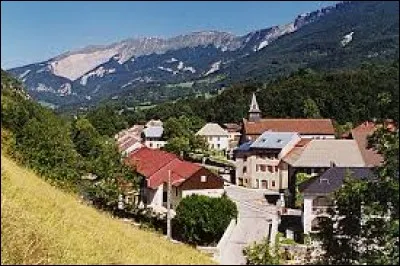 Commune rhônalpine de l'arrondissement de Gex, Chézery-Forens se situe dans le département ...