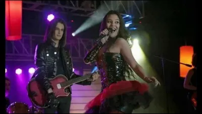 Comment s'appelle le groupe de Daisy ?