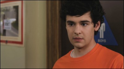 Avec qui Lucas veut-il sortir ?