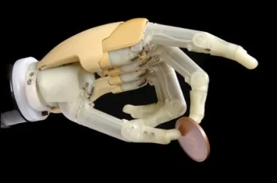 Quelle est la différence entre une orthèse et une prothèse ?