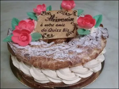 James adore la pâte à choux, et insiste pour que nous prenions ce gâteau :