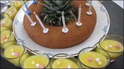 Ml se demande si ce gâteau imbibé de rhum ne serait pas plus agréable ?