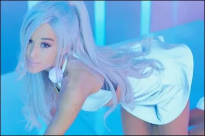 Que chantait-elle sur cette photo ?