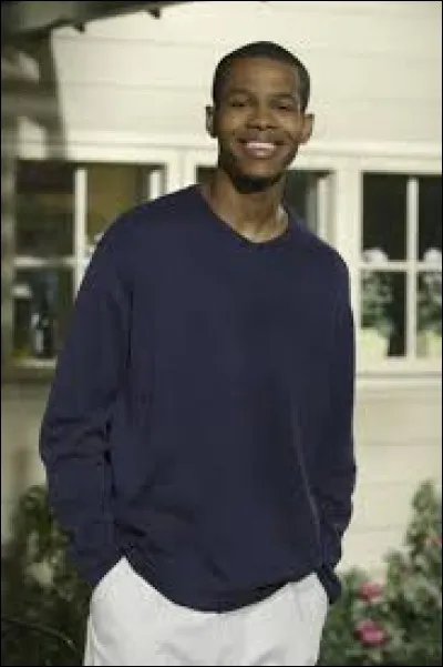 Tony est en couple avec...