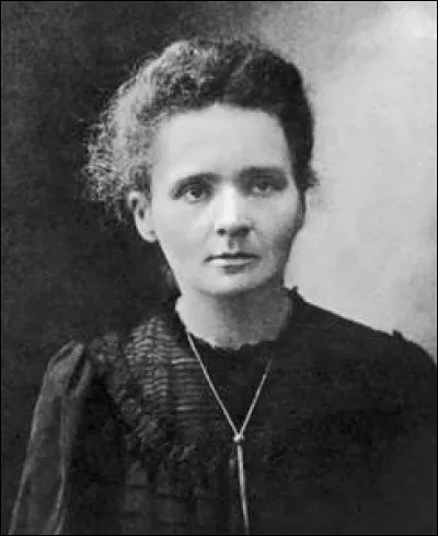 Qui était la physicienne Marie Curie par rapport à Pierre Curie ?