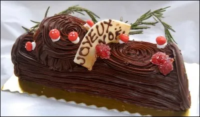 Question surprise pour cette bûche surmontée des plus jolis champignons de la forêt !