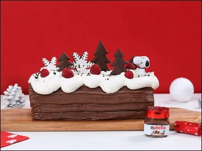 Les enfants vont nous dire quel personnage se dresse dans un coin de la bûche :