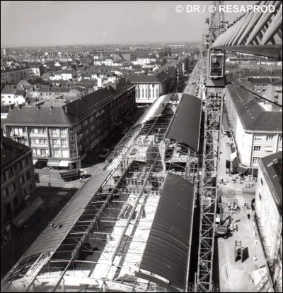 Quand a été ouvert le "Centre République" ?