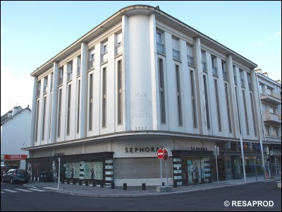 Quel magasin se trouvait à la place de "Séphora" à l'angle de la rue Jean Jaurès et de l'avenue de la République ?