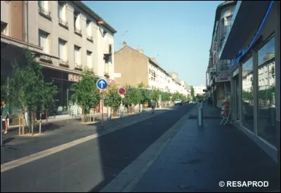 Qu'y avait-il rue de la Paix en 1985 ?