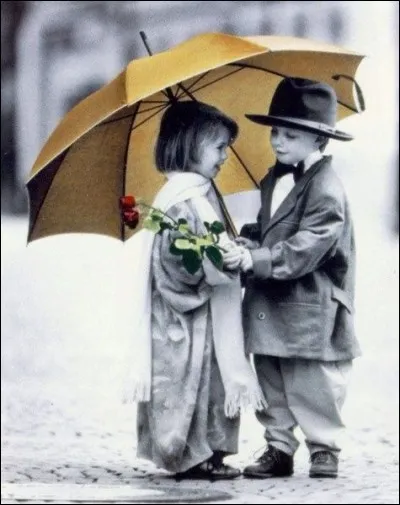 Voici la réponse d'un élève : "L'amour est aussi complexe que fantastique. Être ____ veut dire perdre doucement la tête".