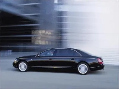 Quelle est la marque de cette voiture ?