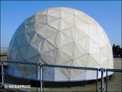 Le Radôme (boule) sur le toit de la base sous-marine, était auparavant :