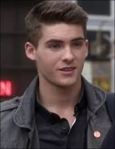 Comment s'appelle le petit fr&egrave;re d'Aria ?