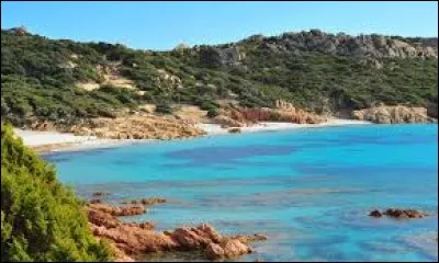 Si vous faites le tour de la Corse, combien de départements visiterez-vous au maximum ?