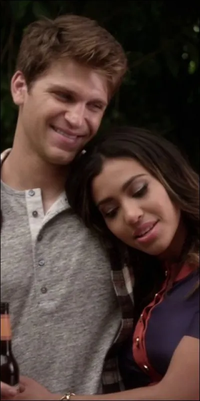 Que construit Toby pour sa petite amie Yvonne ?