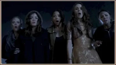 Dans l'épisode 1 de la saison 4, qui y a-t-il dans la voiture de Wilden ?