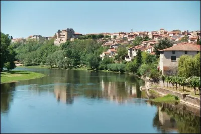 Le célèbre linguiste Alain Rey est originaire de Pont-du- Château, il est donc ...