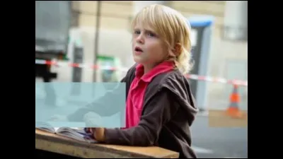 Est-ce que Valentin est le vrai fils de Lucie Lucas ?