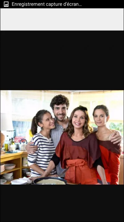 Est-ce que Victoria Abril est la vraie mère de Lucie Lucas ?