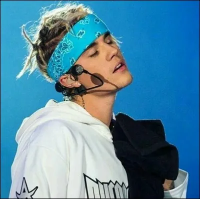 Quel est son tout premier instrument qu'il a re&ccedil;u &agrave; No&euml;l ?