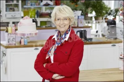 Qui est cette femme, jurée d'un concours de pâtisserie diffusé actuellement ?