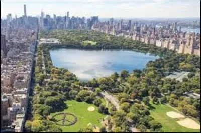 Dans quel quartier de la ville de New York se trouve Central Park ?