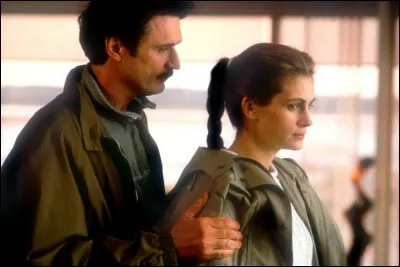 Laura et Martin semblent former un couple uni, tout va pour le mieux dans le meilleur des mondes ... quoique !