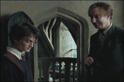 Dans "Harry Potter et les Reliques de la Mort : première partie", quel est le nom de la créature que le professeur Lupin demande à Harry pour vérifier que c'est bien ce dernier qui se trouve en face de lui ?