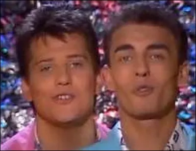 Quel duo fran&ccedil;ais interpr&egrave;te la chanson "la vie la nuit" en 1989 ?