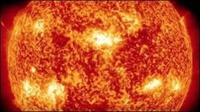 Eh, tu peux te pousser Soleil ? Tu prends quand même ...% de notre Système solaire.