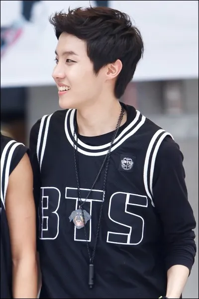 Avec quels membres du groupe, a-t-il fait une reprise du titre "Young, Wild And Free" de Snoop Dogg et de Wiz Khalifa ?