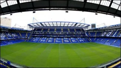 Quel club anglais joue à "Stamford Bridge" ?