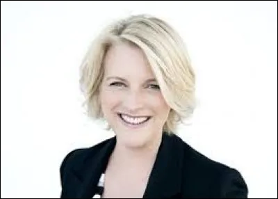 Nathalie Fellonneau pr&eacute;sente cette &eacute;mission de t&eacute;l&eacute;vision fran&ccedil;aise de r&eacute;alit&eacute; sc&eacute;naris&eacute;e.