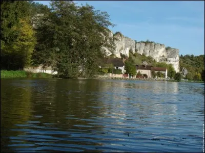 C'est une commune de l'Yonne.