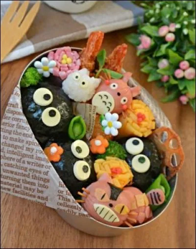 Lorsqu'ils vont à l'école, les jeunes japonais ne mangent pas à la cantine mais ont des sortes de paniers repas tout prêt qu'ils appellent...