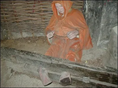 Si je vous dis : « Pieds à terre », vous répondez :