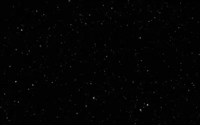 Je vois briller les... au loin.