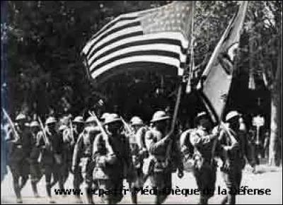 En quelle année arrivent les américains ?