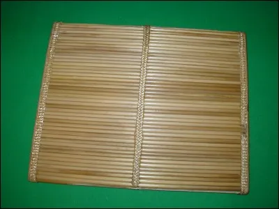 KAYAMB - Quelle partie de la canne à sucre peut entrer dans la composition de cet instrument de musique qui accompagne le maloya ?